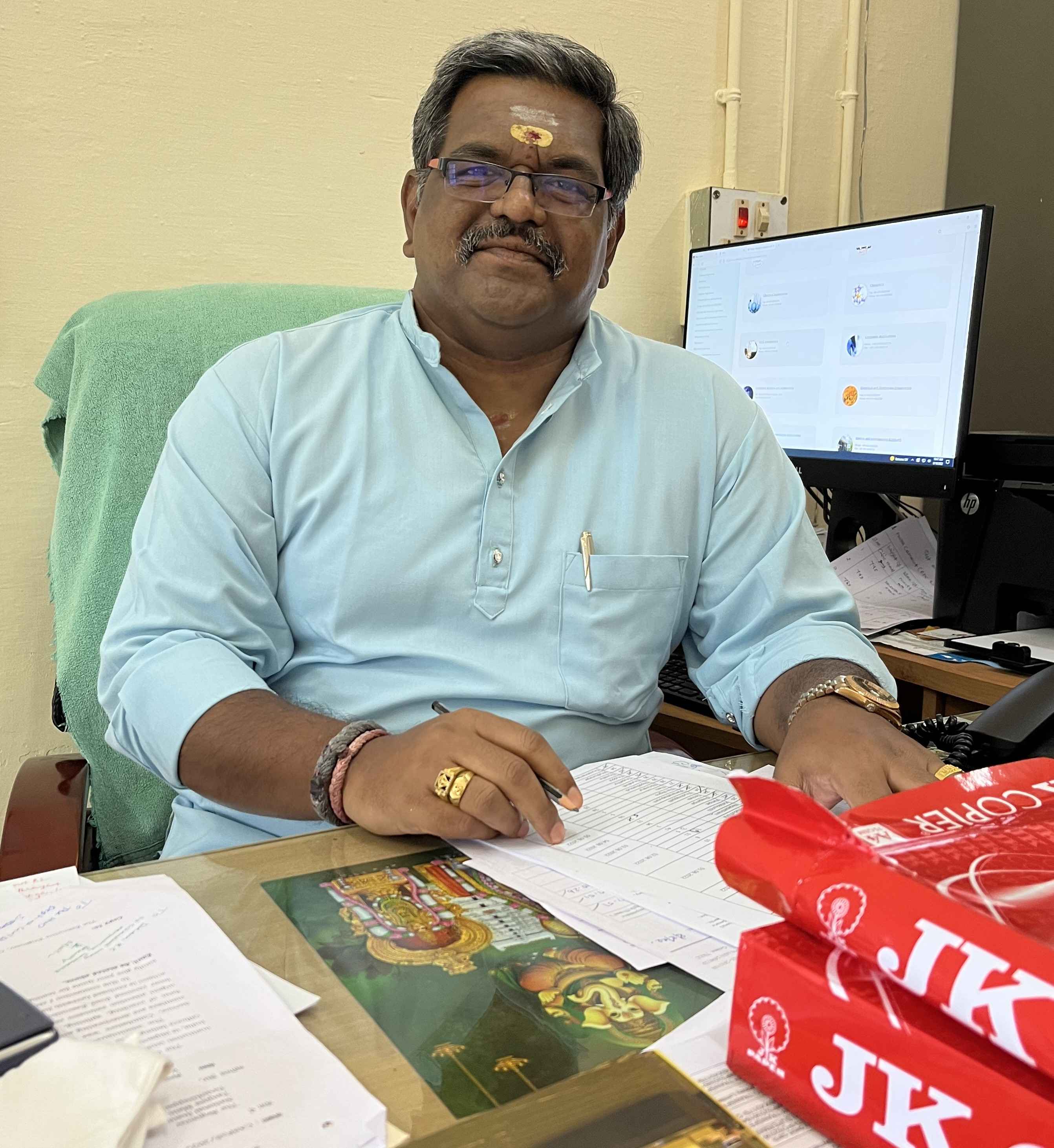 Dr.J.Karthikeyan